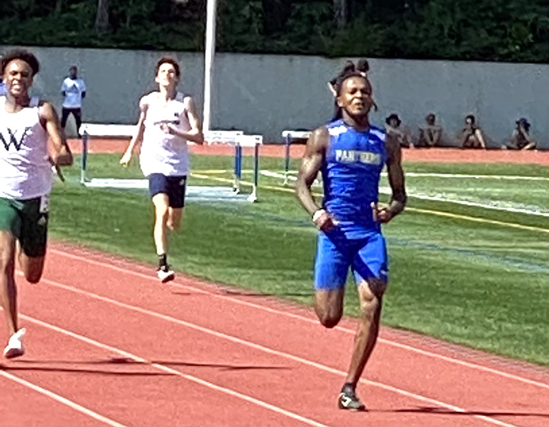 Green wins 400 Meter Dash and Waymon qualifies for State in 100 Meter Dash at sectional meet